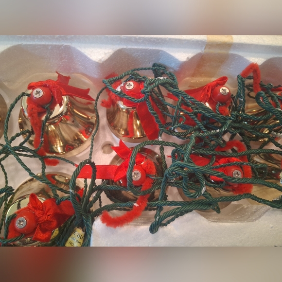 Vintage Ye Merrie Minstrel Caroling Christmas Bells 12 Musical 25 Songs Tested - Picture 3 of 4